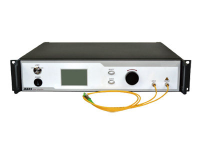 Amplificador de Fibra de Frequência Única Mantenedora de Polarização 1.5µm